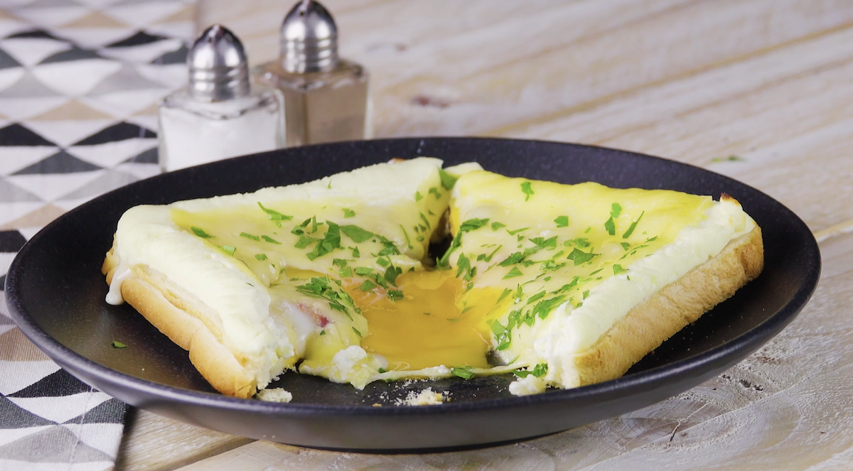 toast grillé garni