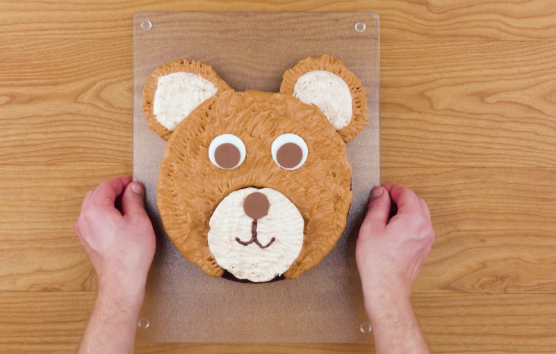 gâteau en forme de tête d'ours