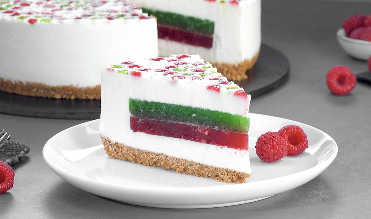 Gâteau au yaourt et à la gélatine fait avec du papier bulle
