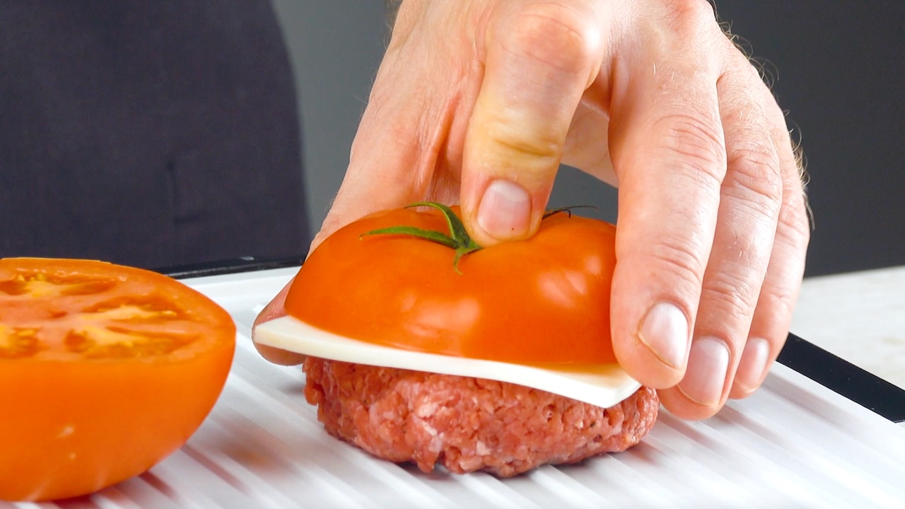 mettre la tomate sur le gril